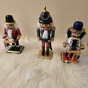 NUTCRACKERS 1 SOLDIER; VNTG 2 -1 Christmas Gift & 1 Cooker-Holiday Season Set-3